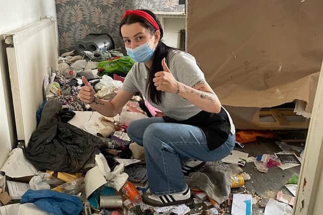 Extreme cleaner Diana Jones, 23, has started cleaning peoples homes for free.